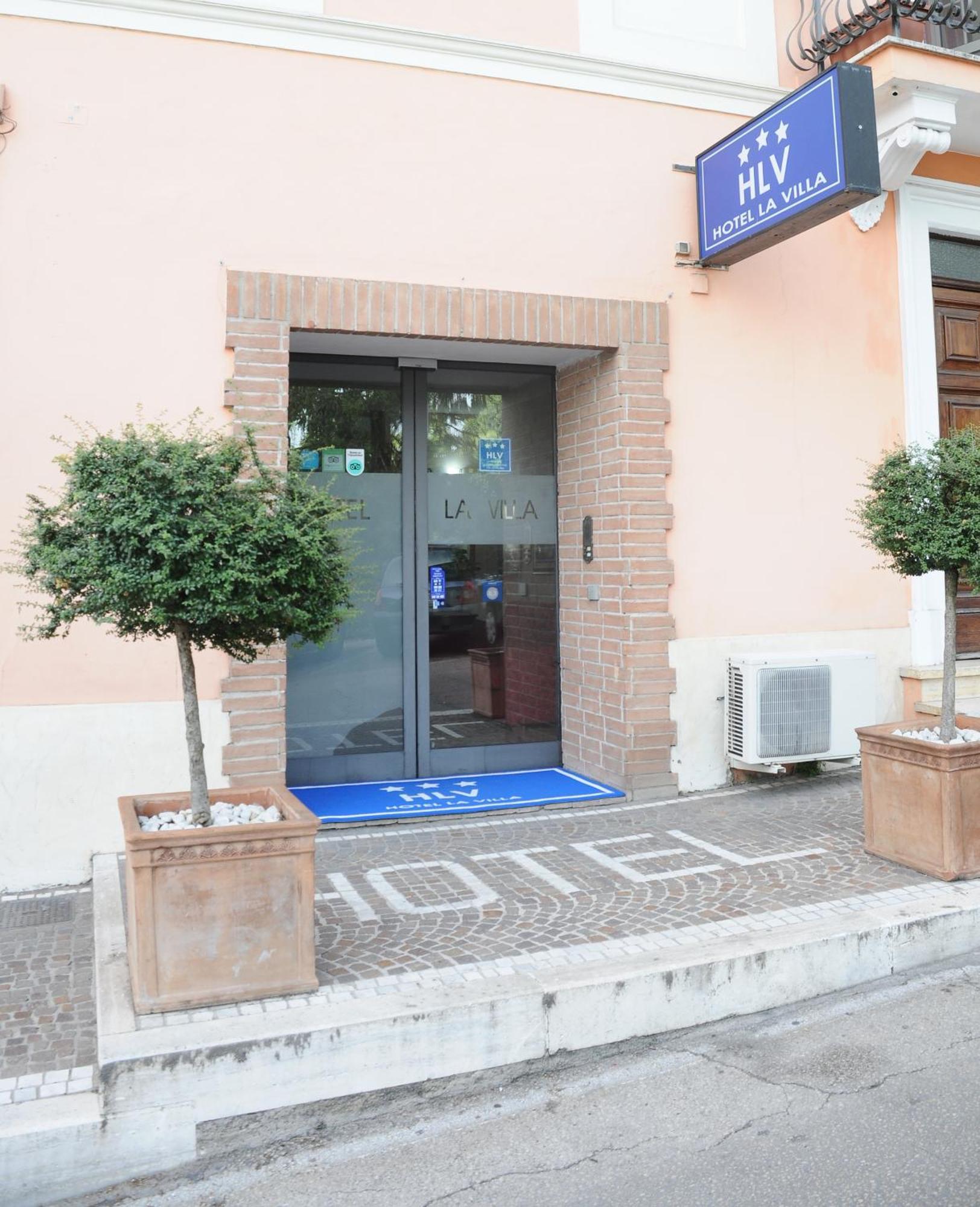 Hotel La Villa Ceccano Exteriör bild