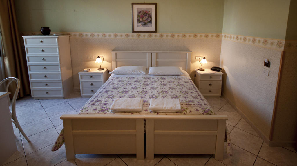 Hotel La Villa Ceccano Rum bild