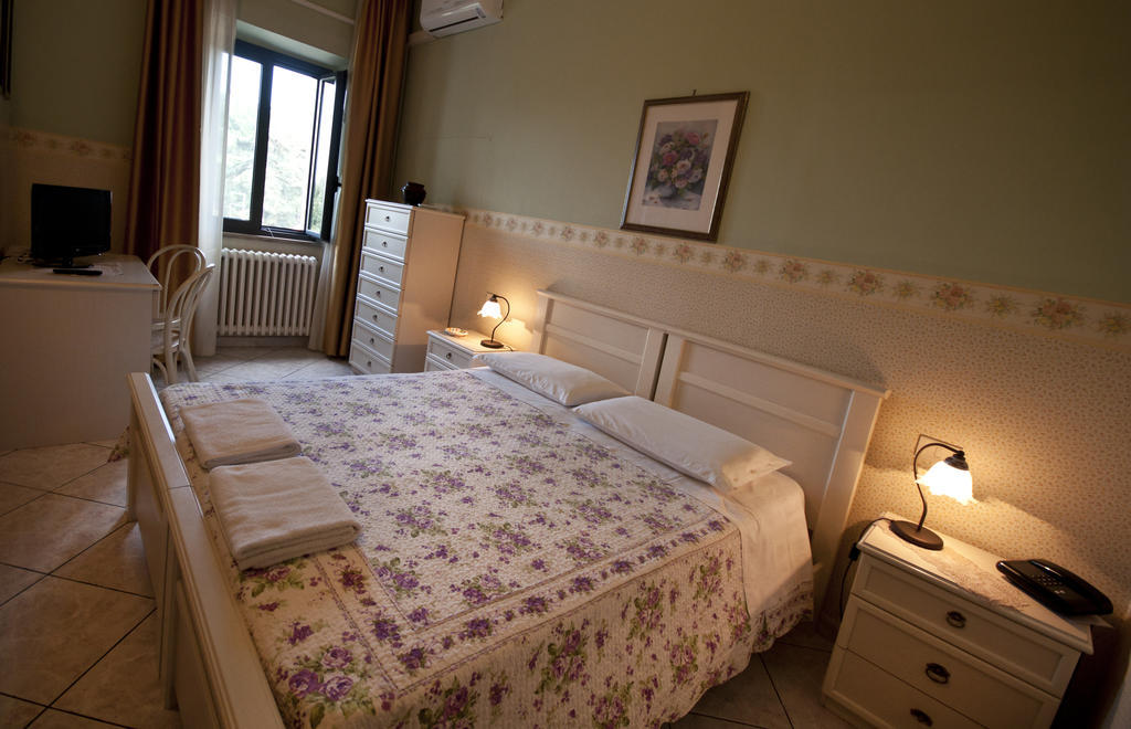 Hotel La Villa Ceccano Rum bild