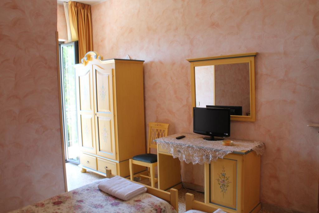 Hotel La Villa Ceccano Rum bild