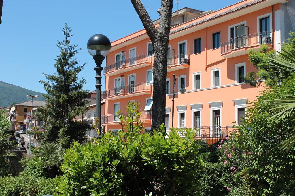 Hotel La Villa Ceccano Exteriör bild