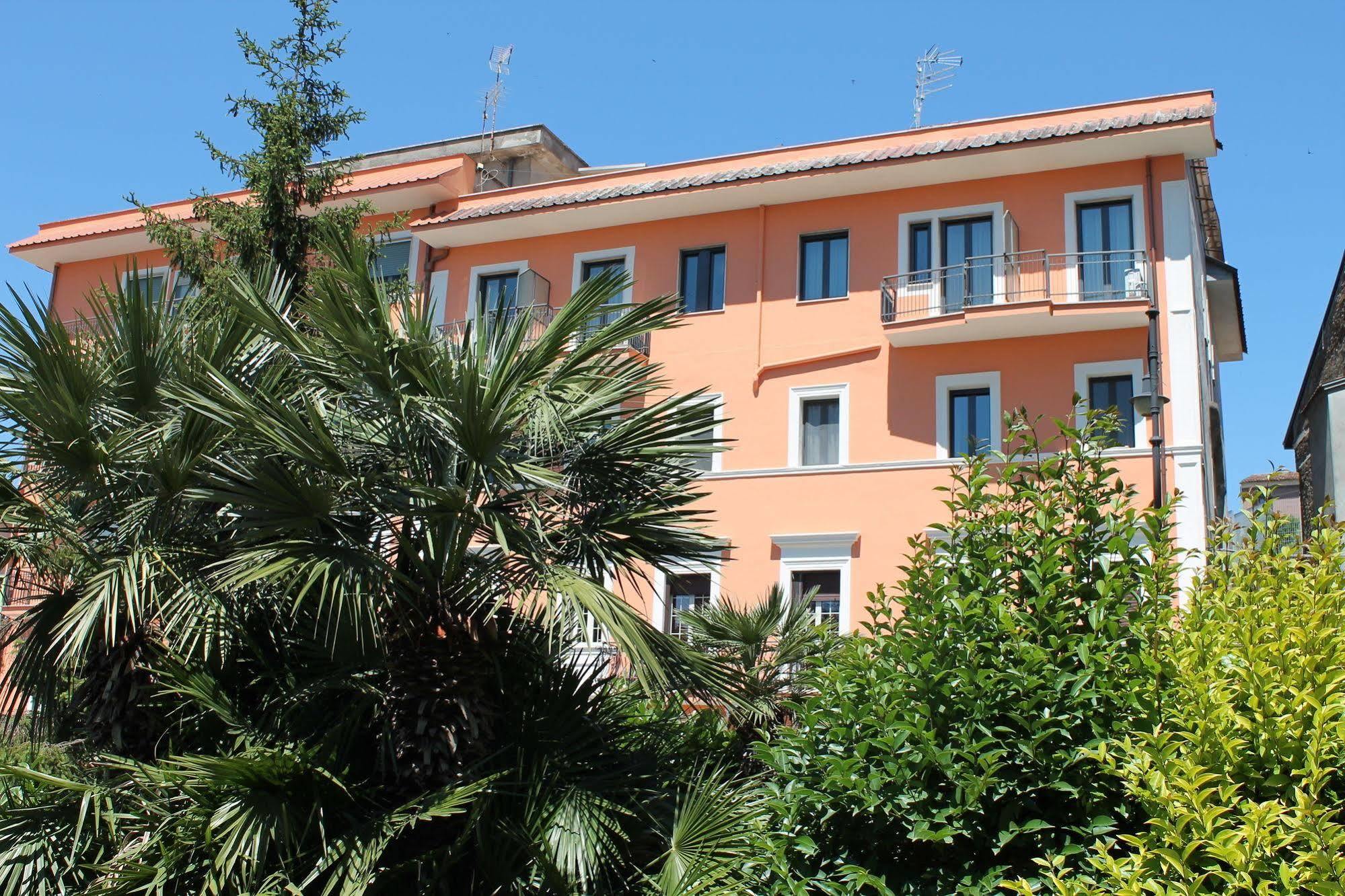 Hotel La Villa Ceccano Exteriör bild
