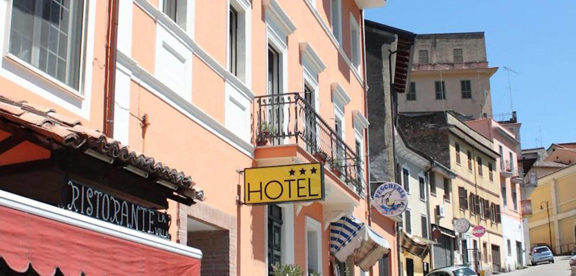 Hotel La Villa Ceccano Exteriör bild