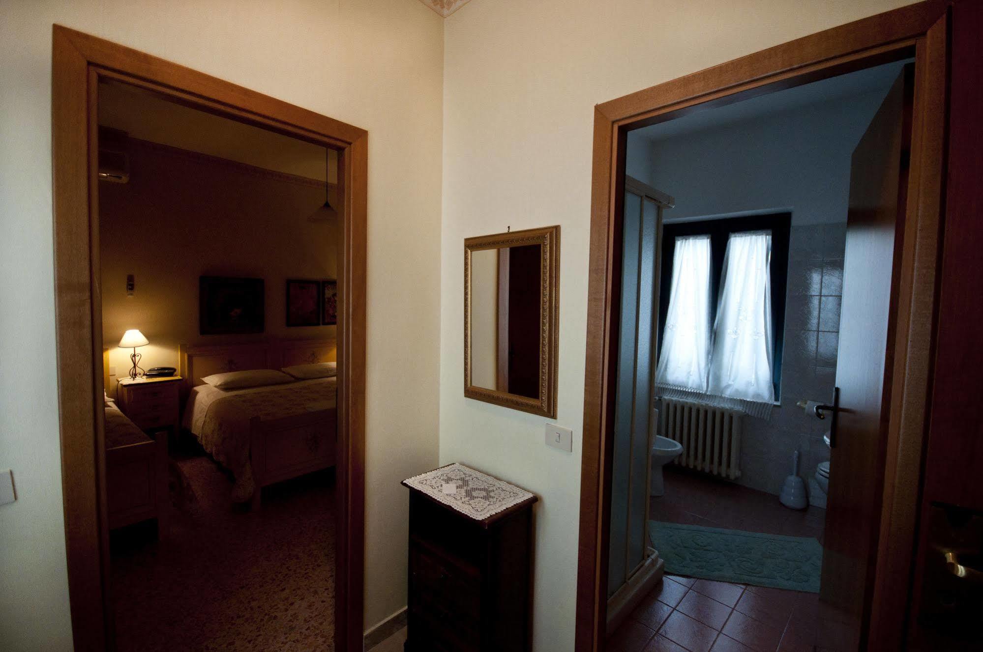 Hotel La Villa Ceccano Exteriör bild