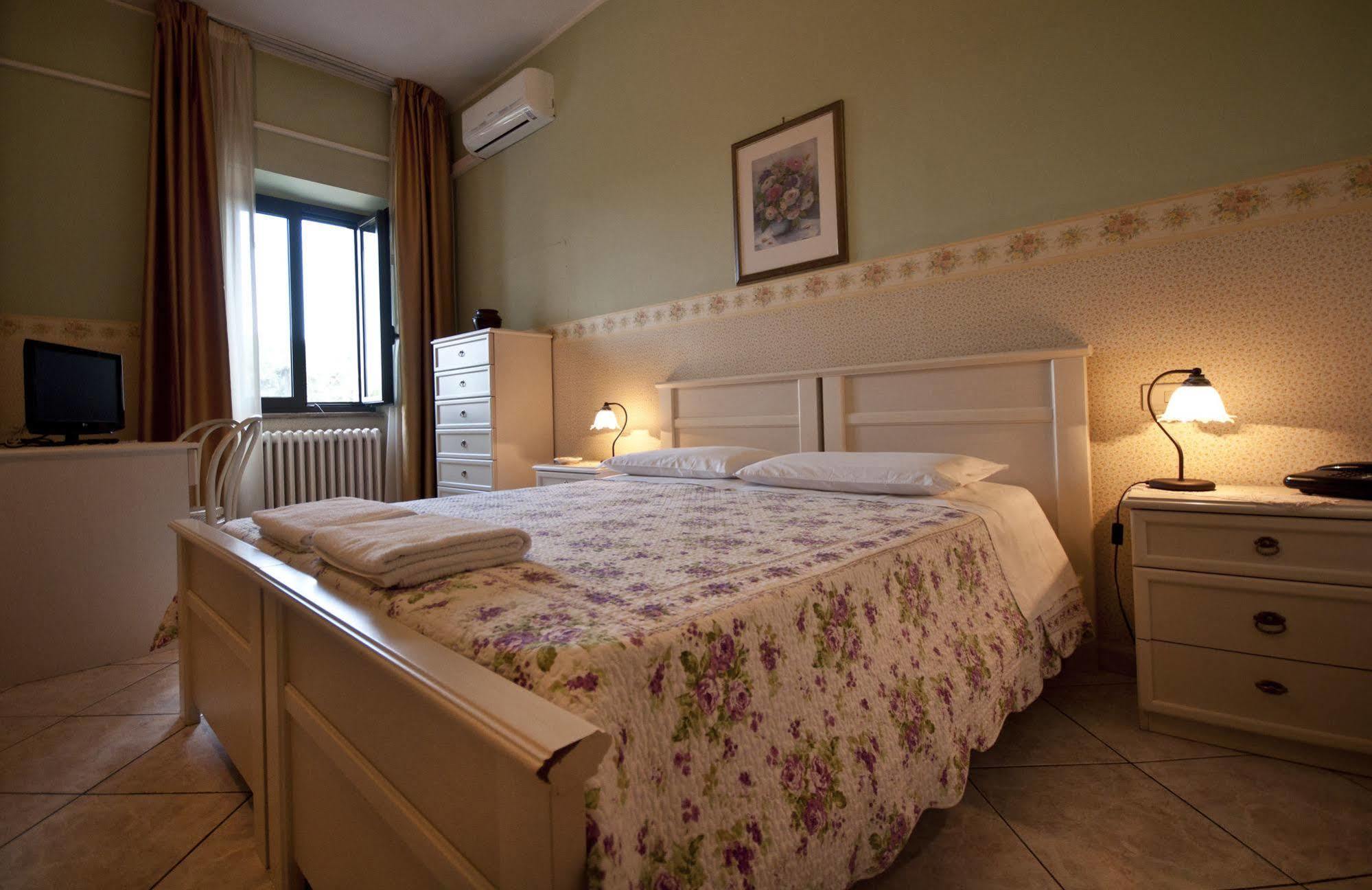Hotel La Villa Ceccano Exteriör bild